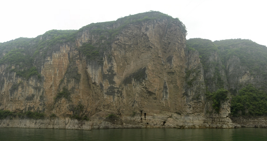 LesserGorges11 copy.jpg - 3 images, Size: 6885 x 3630, FOV: 140.59 x 74.13, RMS: 3.15, Lens: Standard, Projection: Spherical, Color: LDR